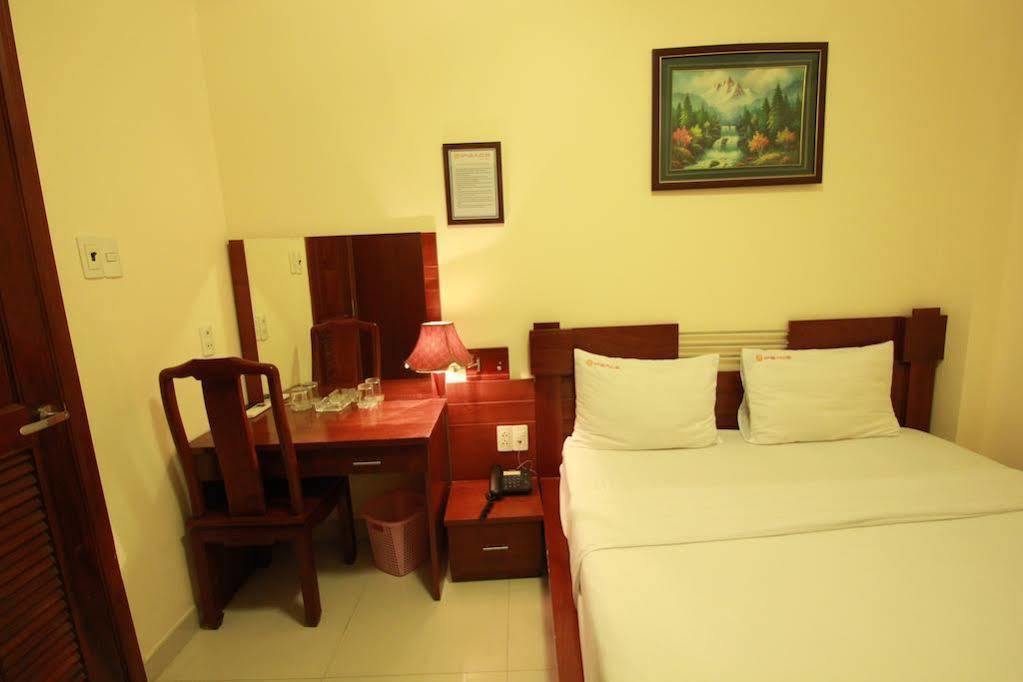 Ipeace Hotel - Bui Vien Walking Street Bandar Ho Chi Minh Luaran gambar