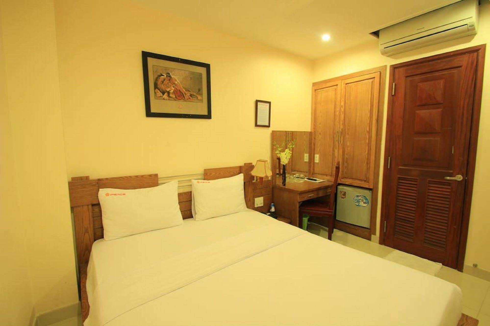 Ipeace Hotel - Bui Vien Walking Street Bandar Ho Chi Minh Luaran gambar